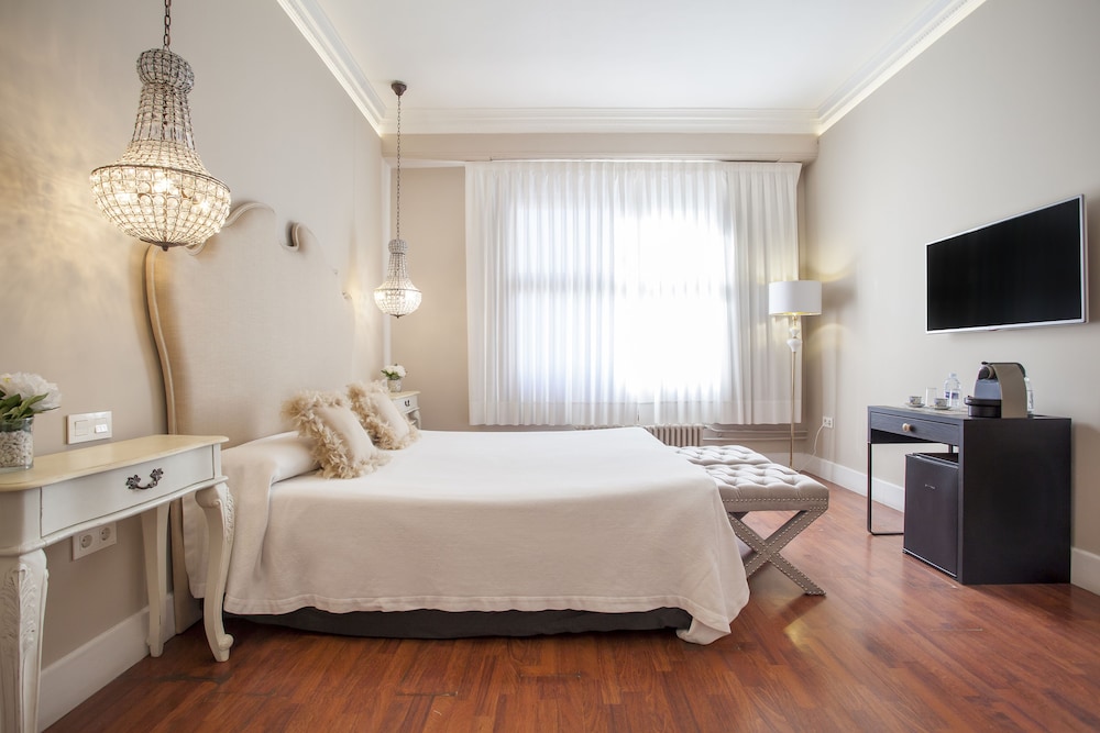 hi valencia boutique