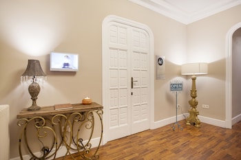 hi valencia boutique