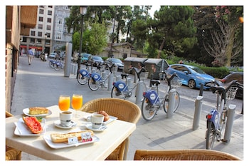 hi valencia boutique