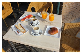 hi valencia boutique