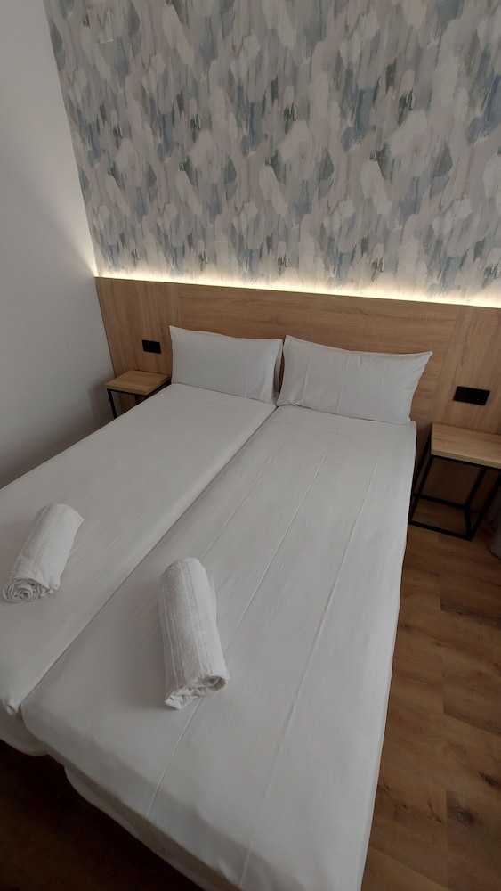 sweet lloret suites