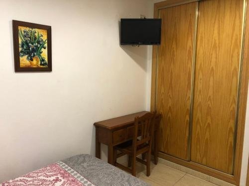 Hostal 82,Olias Del Rey>>Almonacid De Toledo,2 star