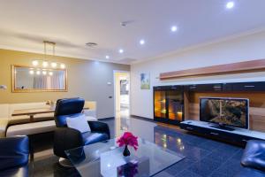 Casa León,Near Palmitos Park,4 star