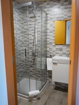 lhostalet darenys de mar