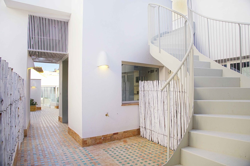 overland suites catedral