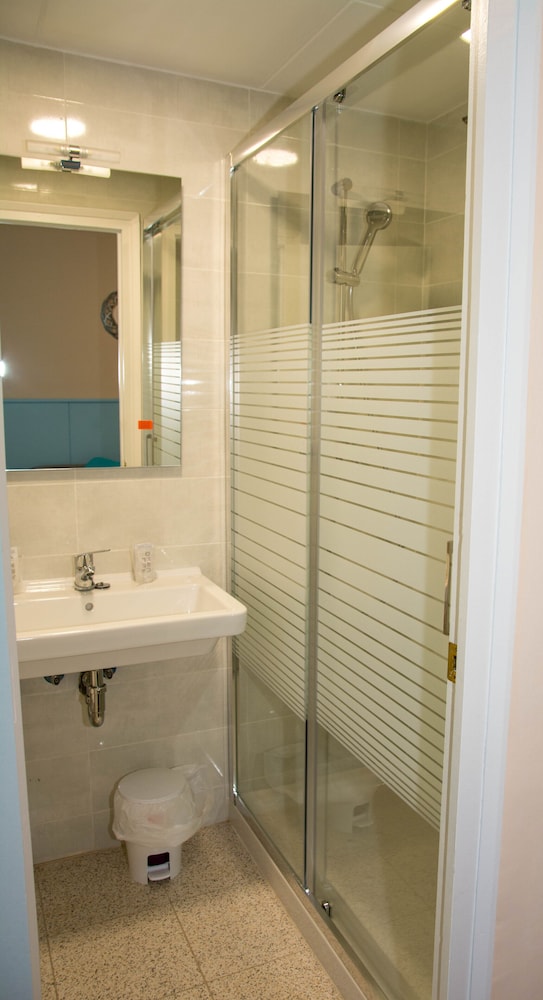 hostal emporda