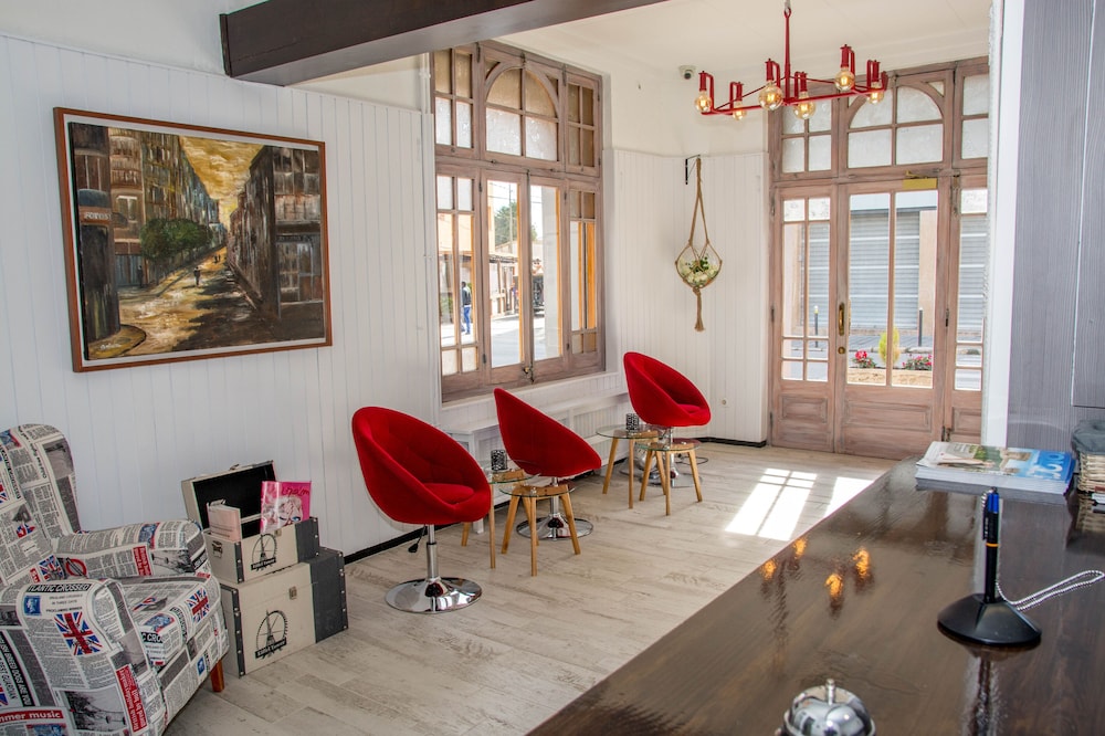 hostal emporda