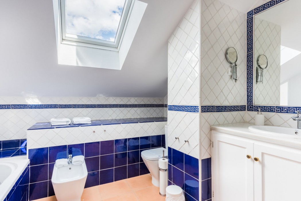 molo luxury suites puerto banus