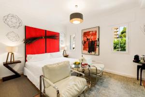 molo luxury suites puerto banus