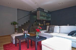 msb gracia pool terrace center