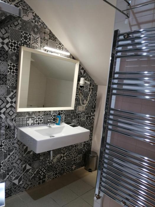 hostal cuentame evolucion auto check in