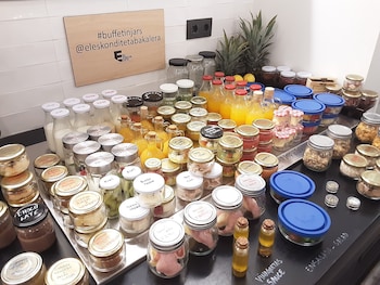 one shot tabakalera house