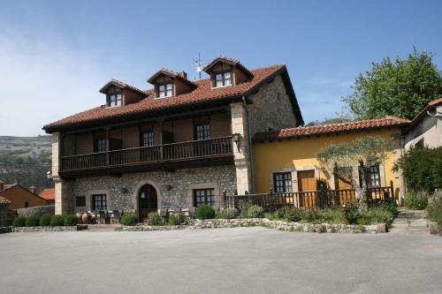 trisileja en posada la busta