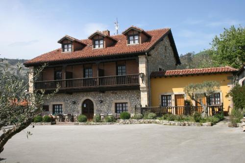 trisileja en posada la busta