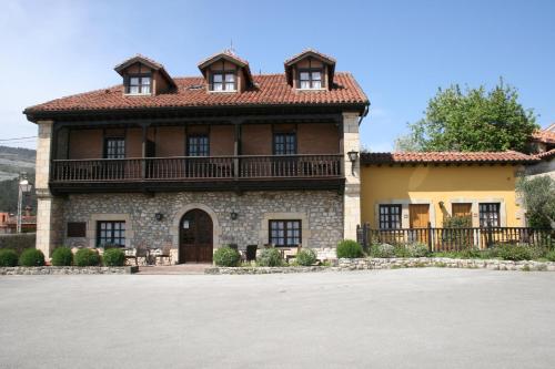 trisileja en posada la busta