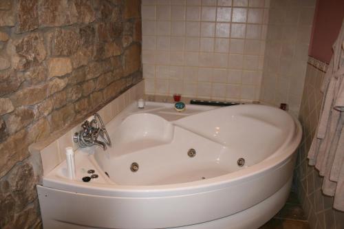 trisileja en posada la busta