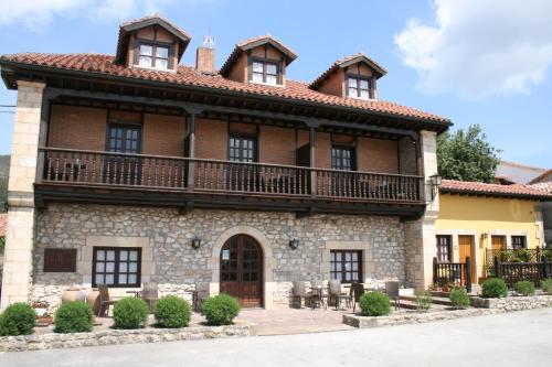 trisileja en posada la busta