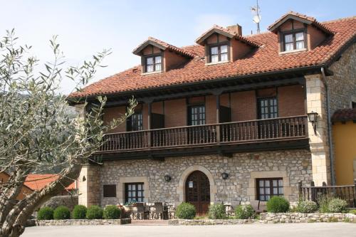 trisileja en posada la busta