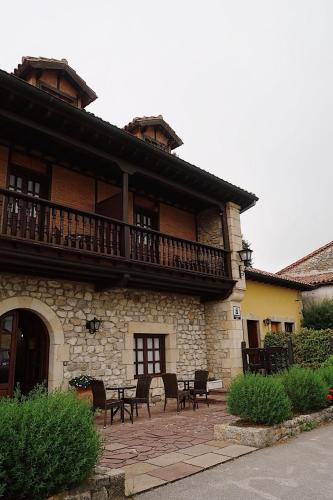 trisileja en posada la busta