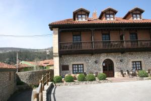 trisileja en posada la busta