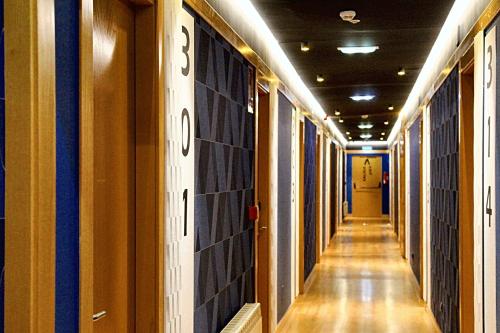 Mola Hostel Burgos,Orbaneja Riopico>>Burgos,3 star