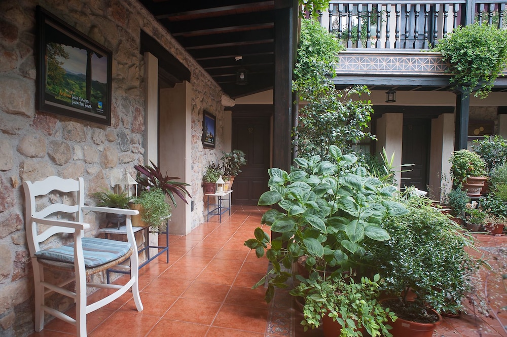 hotel corru san pumes