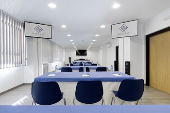 Roisa Hostal Boutique,Chamartin>>Alcorcon,3 star