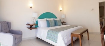 the westmarine waterfront hotel