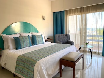 the westmarine waterfront hotel