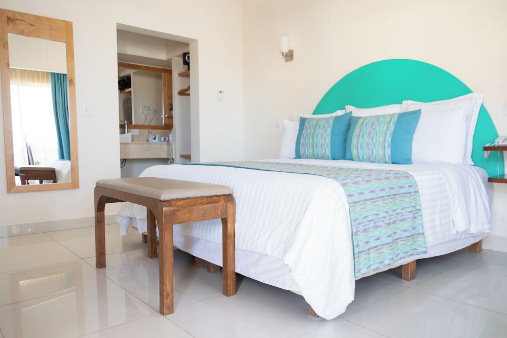 the westmarine waterfront hotel