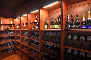 the westmarine waterfront hotel