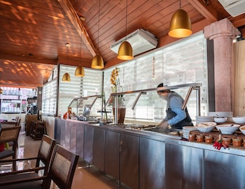 the westmarine waterfront hotel