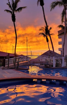 the westmarine waterfront hotel
