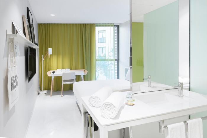 hotel rec barcelona adults only