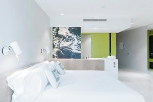 hotel rec barcelona adults only