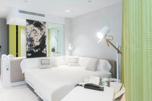 hotel rec barcelona adults only