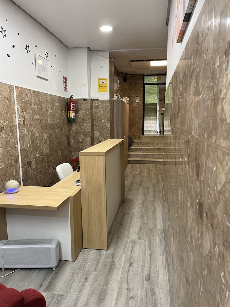hostel almansa