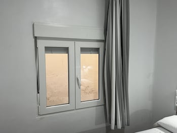 hostel almansa