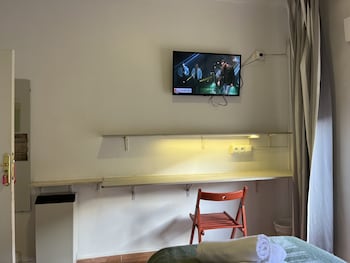 hostel almansa