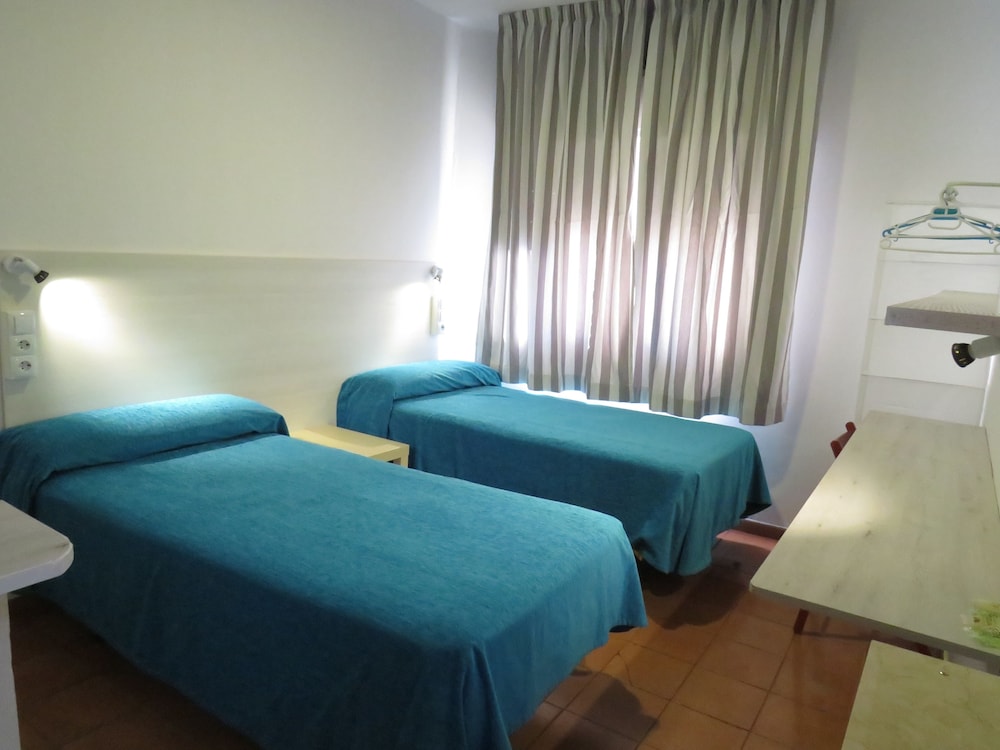 hostel almansa