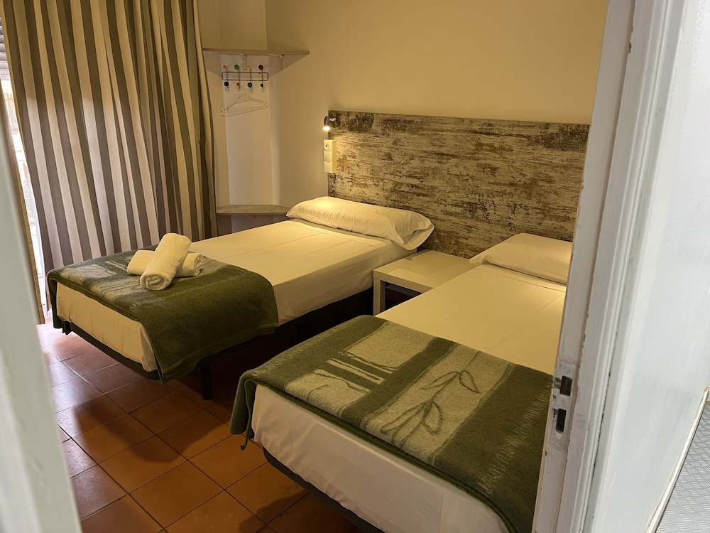 hostel almansa