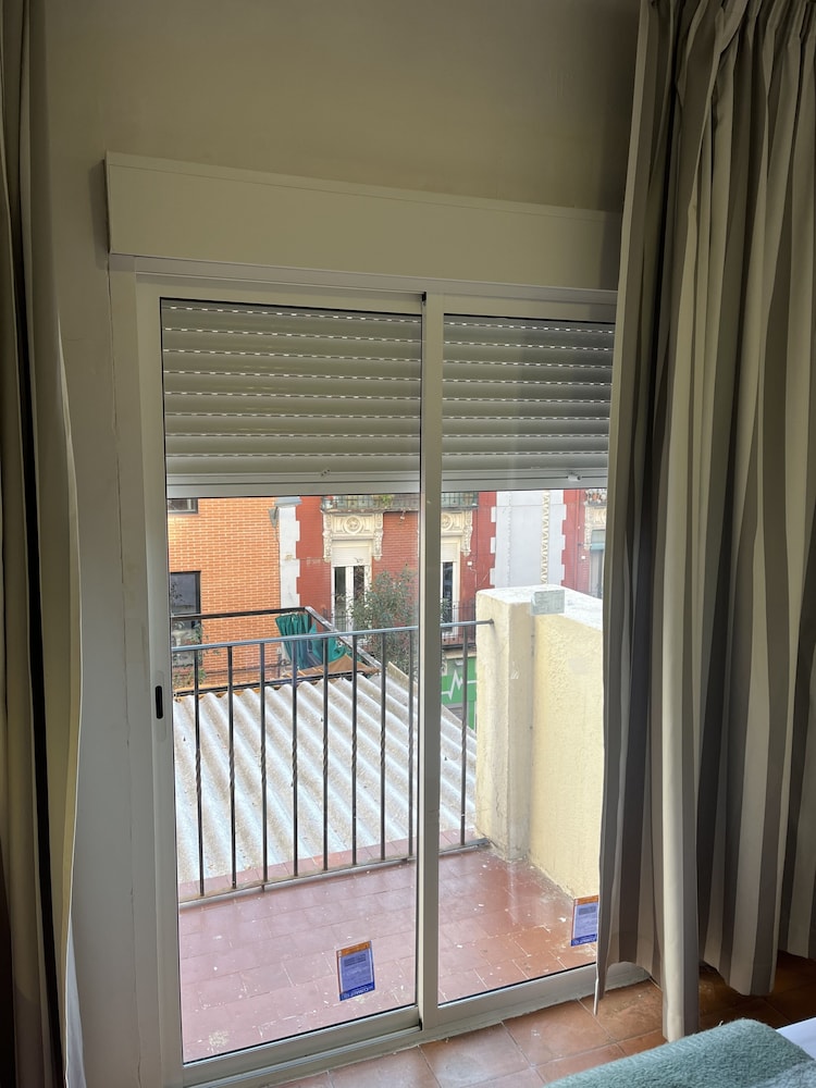 hostel almansa