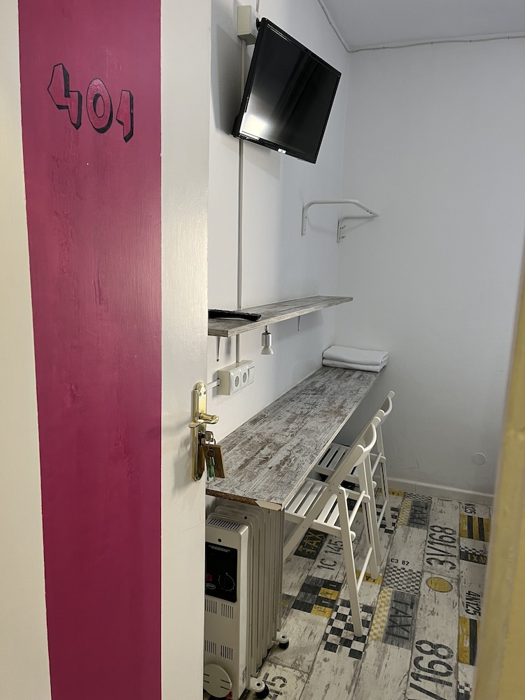 hostel almansa