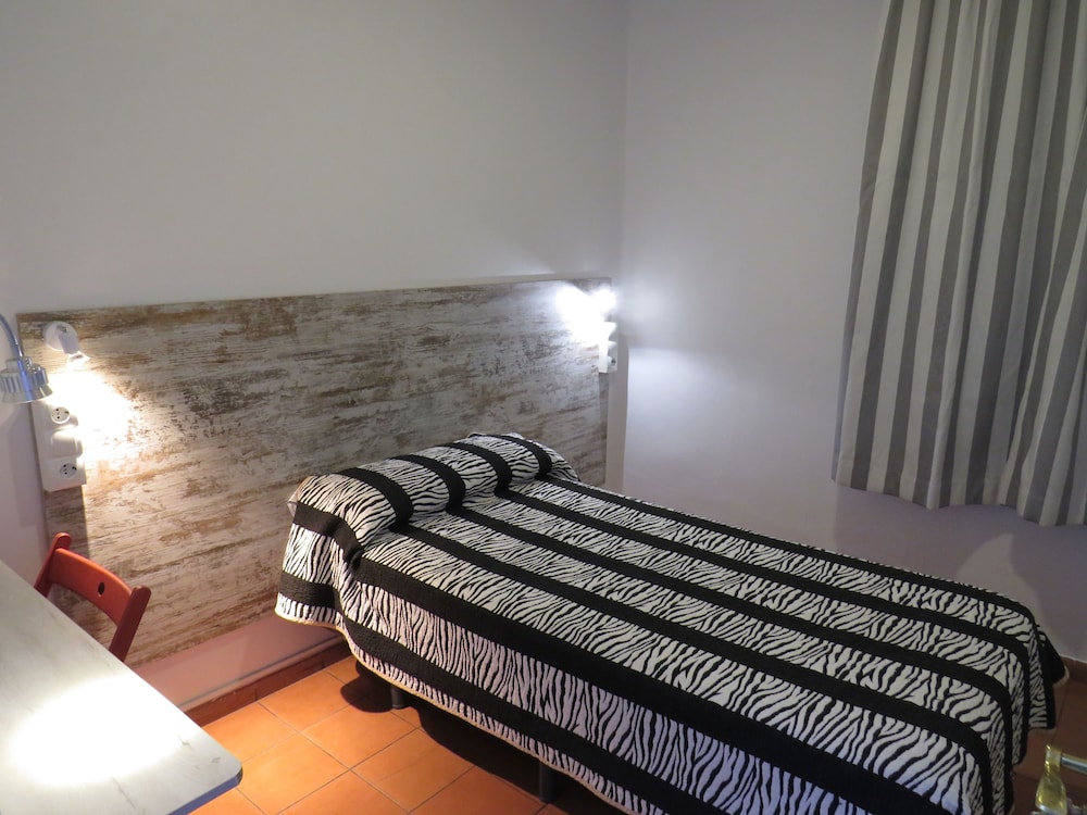hostel almansa