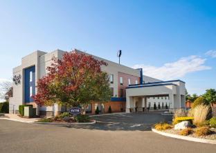 hampton inn chicopee springfield