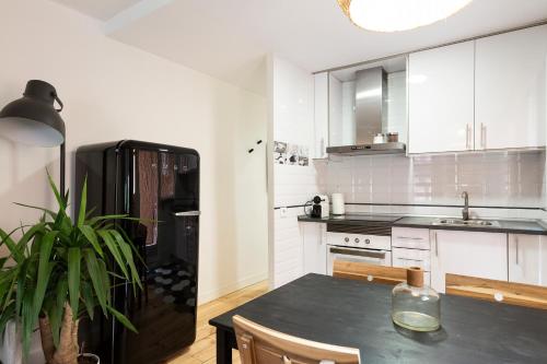 Olala Wow Apartments,Cornella De Llobregat>>Barcelona,4 star