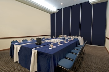 Fiesta Inn Express Chihuahua,Campestre-Lomas>>Chihuahua,4 star