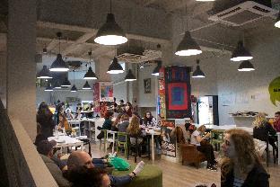 hola hostal eixample hostel