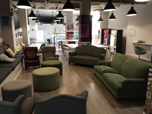 hola hostal eixample hostel