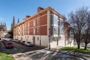 Apartamentos El Cid,Near San Nicolas De Bari Church,3 star